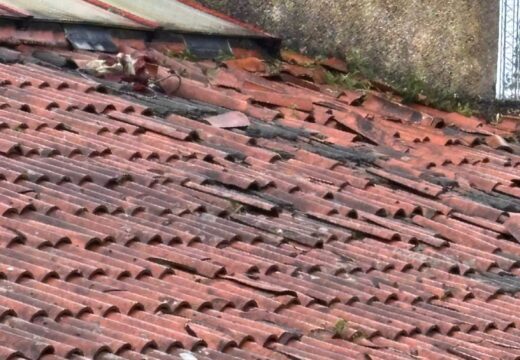 Pingueiras, frío e cheiros a fosa séptica no Centro de Saúde de Santa Comba
