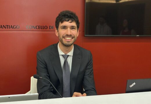 O concelleiro Iago Lestegás fai balance da actividade de licenzas relacionadas con vivenda e informa da reestruturación do seu departamento
