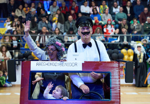 Abegondo reuniu por centos de veciños na súa gran festa de Entroido