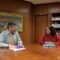 Belén do Campo e o alcalde de Serra de Outes avalían as necesidades do concello nun encontro de traballo