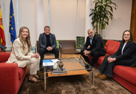 A Xunta aborda co concello de Oza-Cesuras novas vías de colaboración na atención aos maiores