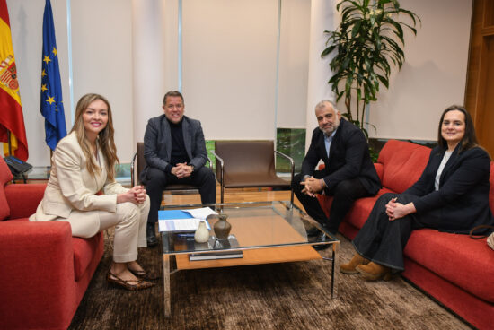 A Xunta aborda co concello de Oza-Cesuras novas vías de colaboración na atención aos maiores