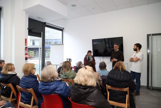 O Mes das Persoas Consumidoras arrinca no mercado municipal con MercaEscola e o sorteo de 10 carriños da compra