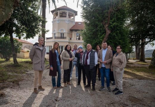 Abegondo converte Os Loureiros en refuxio climático e proxecta naturalizar o patio do CEIP San Marcos