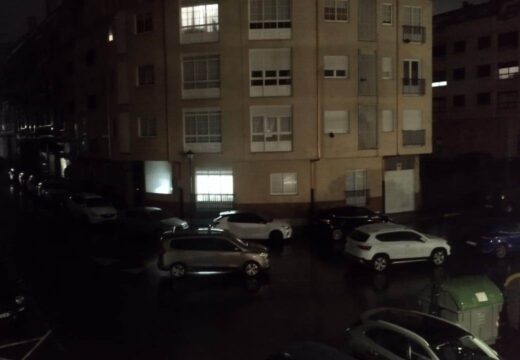 Malestar en Ribeira polos apagamentos da iluminación público en distintas parroquias e zonas do centro urbano
