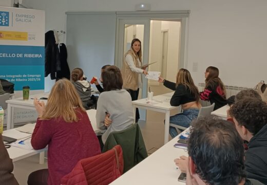 Un total de 30 persoas fórmanse en operacións de caixa e organización de almacén dentro do Programa Integrado de Emprego de Ribeira