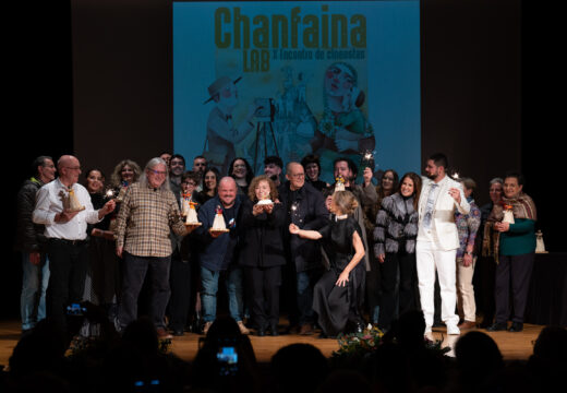 O Chanfaina lab sopra as súas dez candeas