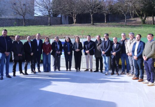 A Mancomunidade Serra do Barbanza recibe da Xunta 177 contedores para a recollida selectiva de papel-cartón e envases lixeiros