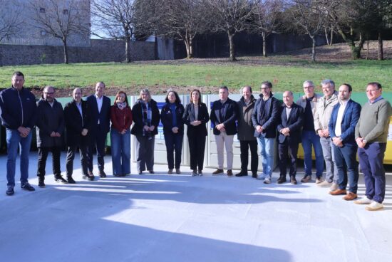 A Mancomunidade Serra do Barbanza recibe da Xunta 177 contedores para a recollida selectiva de papel-cartón e envases lixeiros