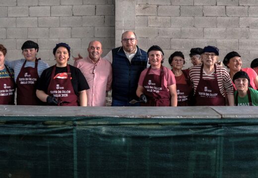 A XII Festa da Filloa de Abellá foi un gran éxito de participación e repartiu máis de 400 menús de filloas, caldo, rixóns e lacón