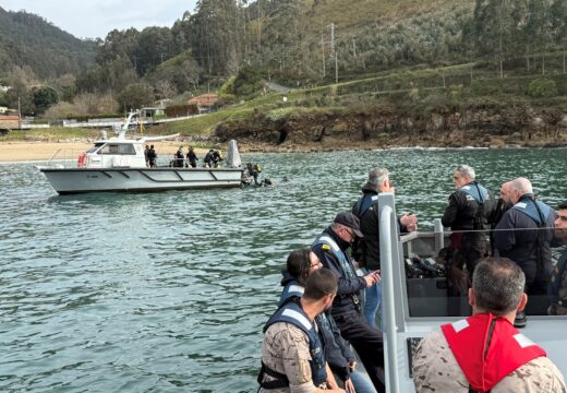 Xunta, Policía Adscrita de Galicia e Armada colaboran nunha intervención subacuática para localizar pecios históricos no Golfo Ártabro