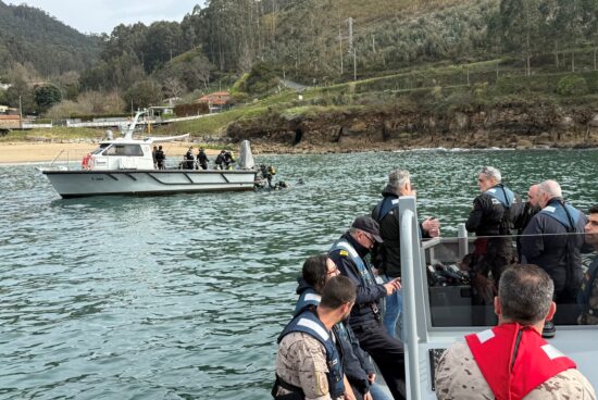 Xunta, Policía Adscrita de Galicia e Armada colaboran nunha intervención subacuática para localizar pecios históricos no Golfo Ártabro
