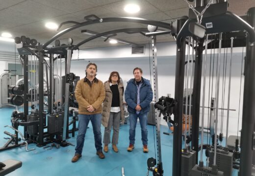 O Concello de Ortigueira moderniza o ximnasio municipal coa instalación dunha nova máquina multifunción de oito estaciones