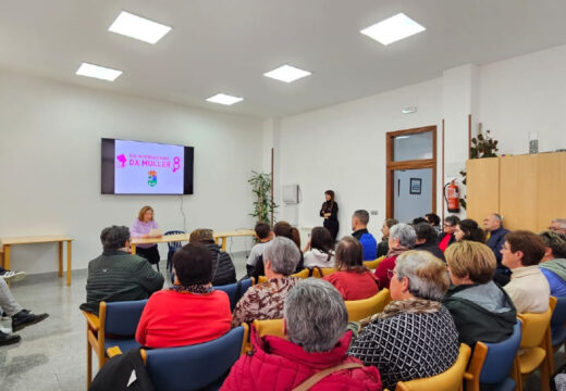 Paderne tínguese de violeta para reivindicar a igualdade polo 8M