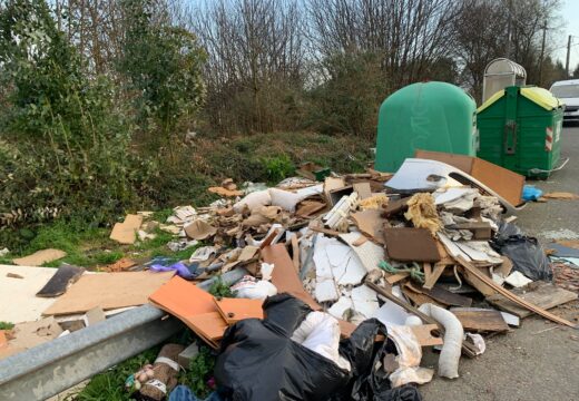 A denuncia de Alternativa consegue a limpeza dun vertedoiro ilegal en Altamira