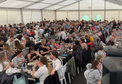 Última oportunidade para anotarse no xantar da festa de Naraío, que se celebra este sábado na polideportiva da Veiga