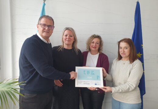 O Concello de Fene recibe o distintivo de Municipio Comprometido pola Igualdade