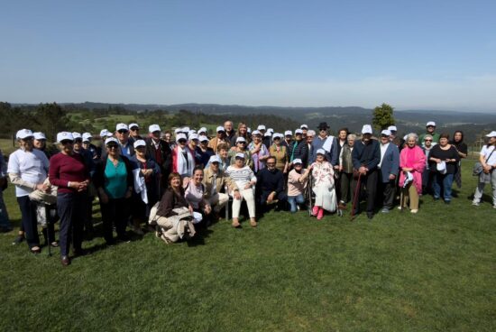 Usuarios da Residencia de Maiores Pública Autonómica Torrente Ballester participan na xornada “Deporte e vida activa” no Real Aeroclube de Santiago de Compostela
