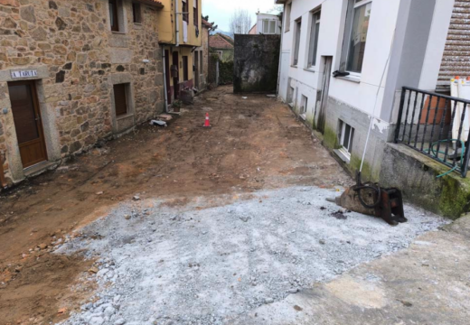 A piques de rematar a obra de renovación do pavimento e da rede de saneamento na Xunqueira, na Ponte do Porto