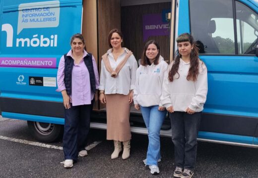 Lousame recibe a visita dun centro de información á muller (CIM) móbil