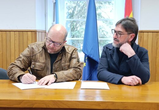 O Concello de Frades e o Arcebispado de Santiago renovan o convenio para conservar o patrimonio cultural do municipio