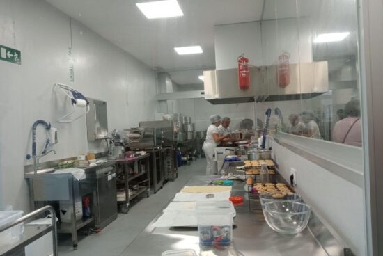 O Concello convoca os cursos de formación para incorporarse ás cociñas colaborativas do coworking “Transformando en Brión”