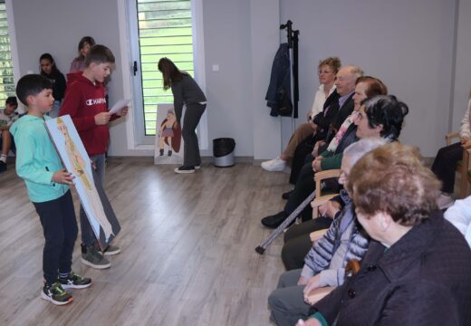 O Concello de Frades pon en marcha “O fío do tempo”, un programa de actividades compartidas entre mozos e persoas maiores