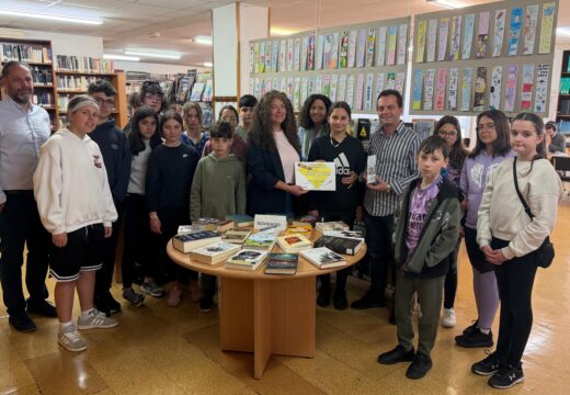 Sabela González, do colexio de Olveira, gañadora da quinta edición do concurso escolar de deseño de marcapáxinas