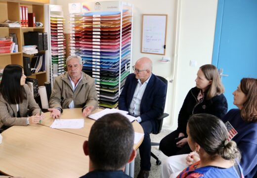 O Concello de Carral aborda con Educación a ampliación do Vicente Otero ante o aumento de alumnado