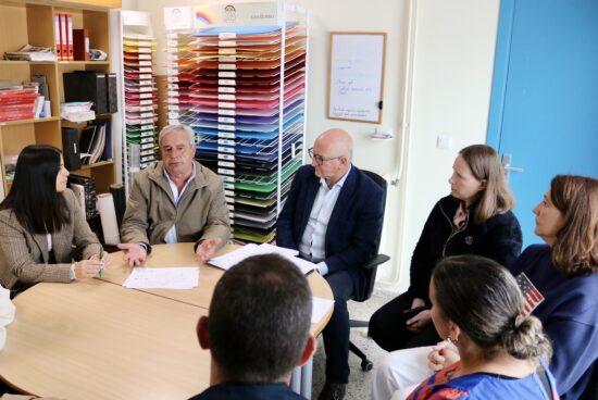 O Concello de Carral aborda con Educación a ampliación do Vicente Otero ante o aumento de alumnado