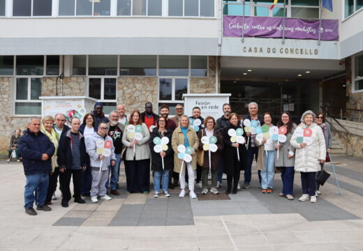 Carballo inaugura a exposición “Que pasaría se non existisen as entidades sociais?” para visibilizar o importante papel que desenvolven na sociedade