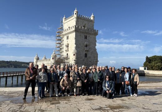 A viaxe cultural a Portugal reúne a 42 veciños nunha experiencia de convivencia e lecer