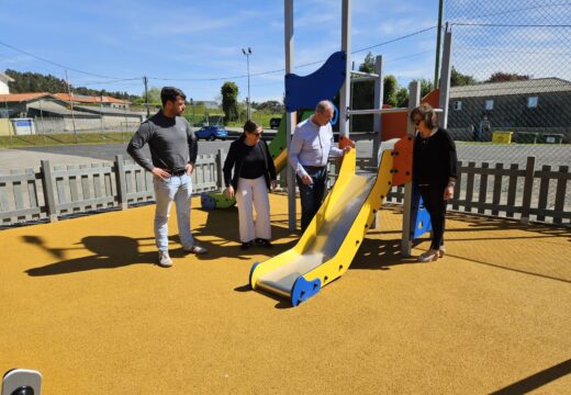 O Concello finaliza a renovación do parque infantil de Callobre cun investimento de máis de 28.000 euros