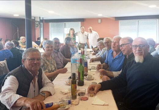 A Asociación da Terceira Idade de Ponte Carreira celebra o seu xantar anual