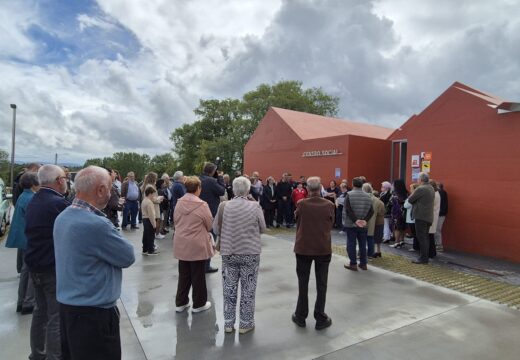 Concorrida inauguración do centro social de Goiáns, unha xoia arquitectónica ao servizo da veciñanza