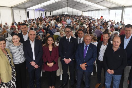 Villaverde ensalza a calidade dos produtos pesqueiros locais na XXIV Xuntanza de Confraternidade do Porto do Son