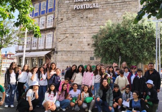 A cidade portuguesa de Guimarães recibe o alumnado do CEIP de Prácticas que participa no programa de intercambio escolar do Eixo Atlántico