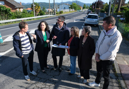 Belén do Campo supervisa en Porto do Son a zona da futura senda peonil e ciclista que hoxe sae a exposición pública e que construirá a Xunta na AC-550