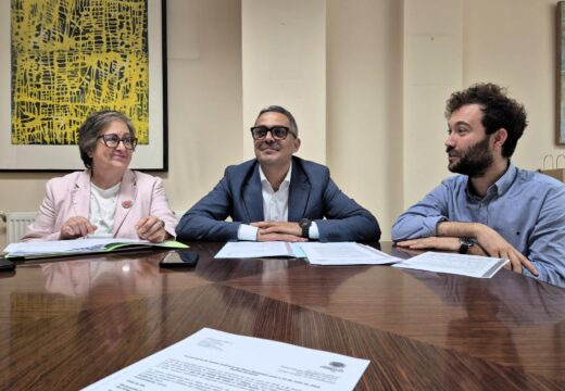 Unanimidade institucional en Carballo para esixir o recoñecemento de Francisco Miguel e frear a planta de biogás polo risco de vertidos