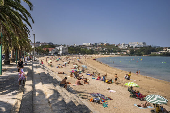 As praias de Santa Cristina, Bastiagueiro, Mera, Espiñeiro e Naval terán bandeira azul este verán