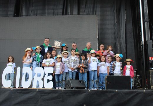 A LII Festa das Carrozas do San Cidre reúne a centos de persoas no Oural