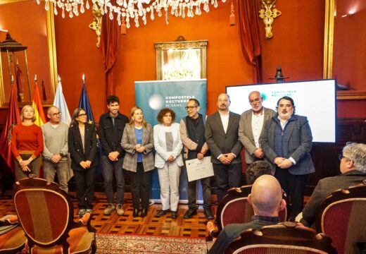 O Concello dá a coñecer o proxecto piloto que iniciará desde as Praterías a nova iluminación da contorna da Catedral