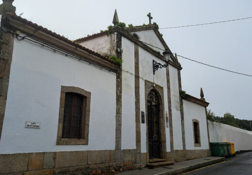 Os cemiterios municipais de Ribeira comezan co horario de verán