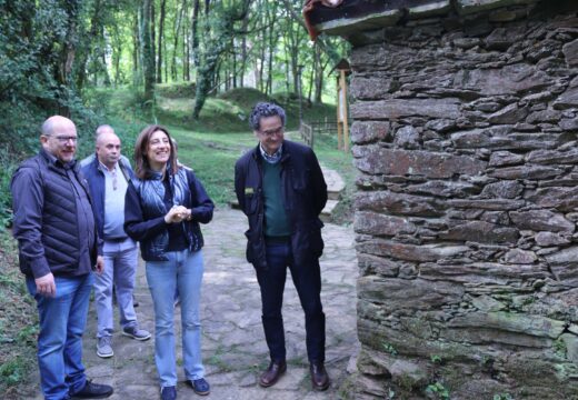 A conselleira de Medio Ambiente visita o muíño da Ponte Carballa, rehabilitado grazas a unha achega de case 14.500 euros da Xunta