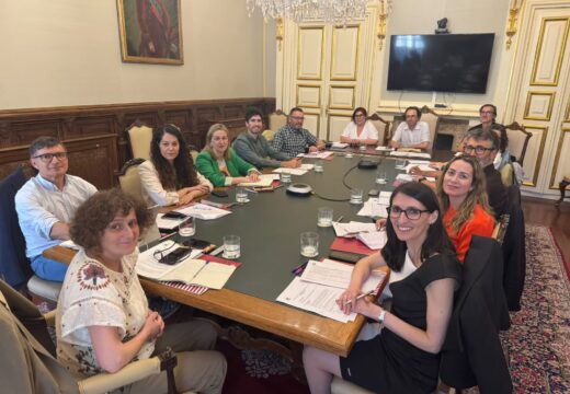 Primeira reunión de traballo entre o goberno de Goretti Sanmartín e o equipo da reitora Rosa Crujeiras
