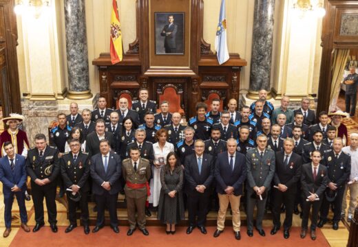 O Concello condecora a máis de 50 axentes e autoridades civís no Día da Policía Local