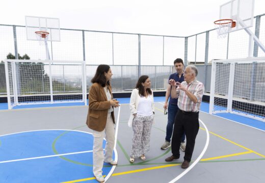 O Concello abre a primeira pista multideporte da Urbanización Breogán e habilita a nova beirarrúa que conecta Feáns co cemiterio municipal