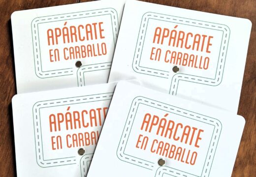 “Apárcate en Carballo” estrea discos de control do tempo de estacionamento que serven para a zona azul e para os aparcadoiros exprés