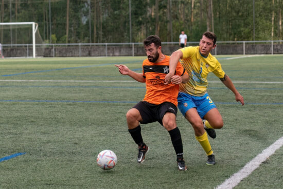 Derbi na Piscina: o CF San Sadurniño e UDC Narahío loitarán este domingo polo ascenso directo a Primeira Rexional