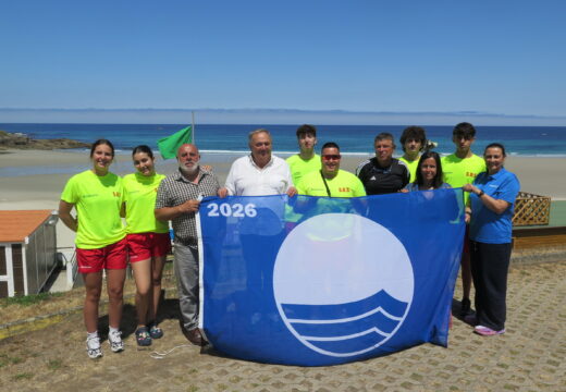 A praia de Caión volve lucir a Bandeira Azul que reafirma o compromiso municipal coa calidade, a seguridade e a sustentabilidade